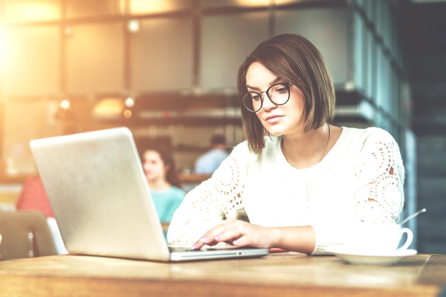 Interface de plateforme d'apprentissage en ligne montrant l'accès aux cours